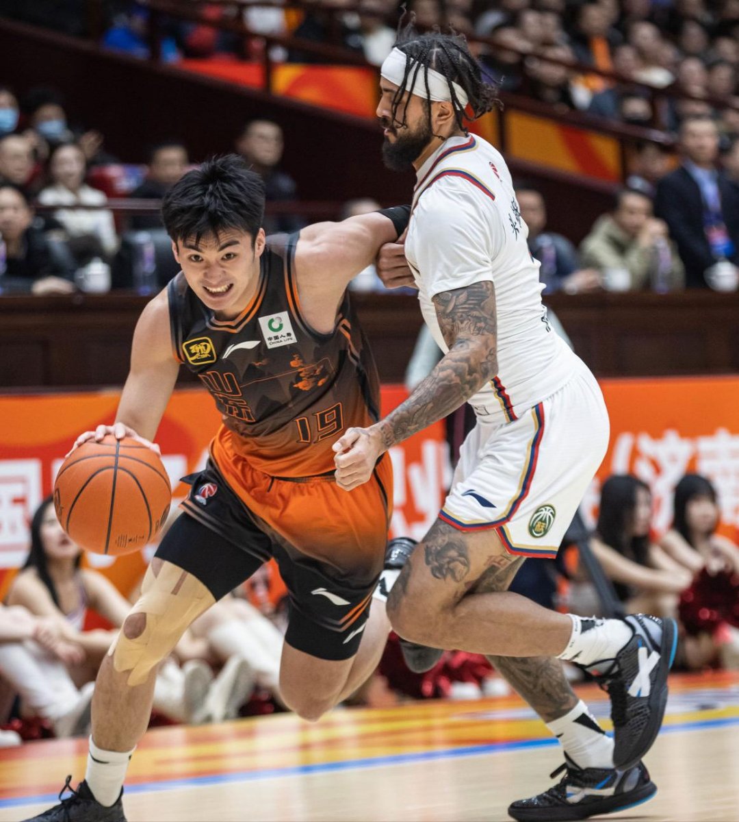 yabo-赛前突围战来临，广厦男篮围绕社区盾再遭质疑，更衣室稳定，更衣室氛围转暖-yabo